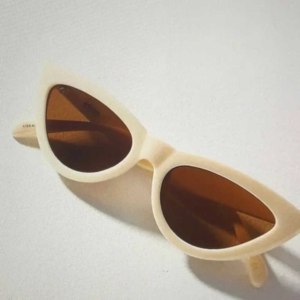 Anthropologie x Reality “ kiss kiss” sunglasses with tags